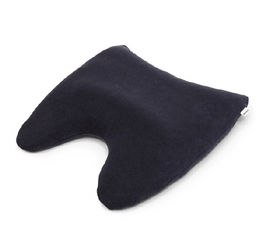 肩が軽くなるまくら（ネイビー）