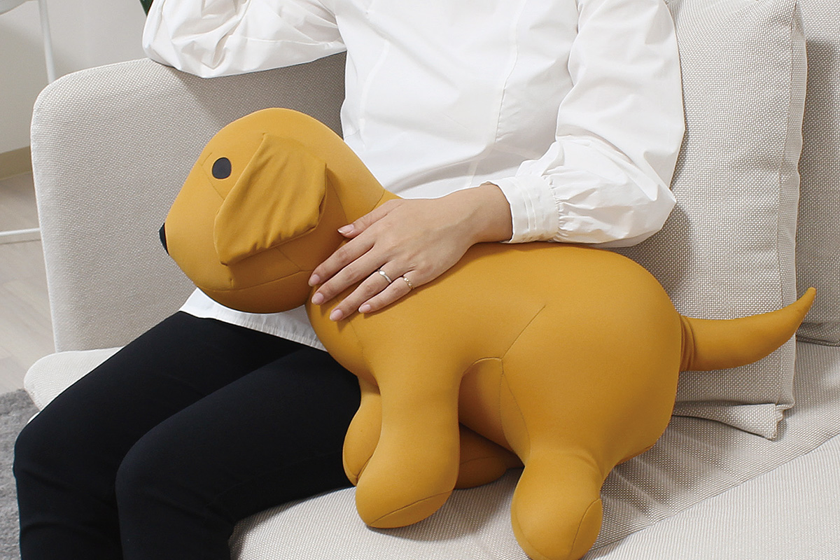 ワンちゃんと暮らしたい方に MOGU から愛らしいラブラドールの おすわりラブラ が復活